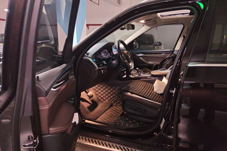 Used BMW X5 2017 xDrive28i Driver Seat