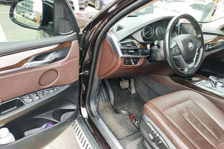 Used BMW X5 2017 xDrive35i Elegant Edition Driver Seat