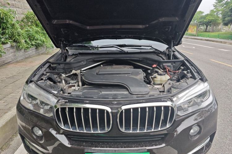 Used BMW X5 2017 xDrive28i Engine Bay