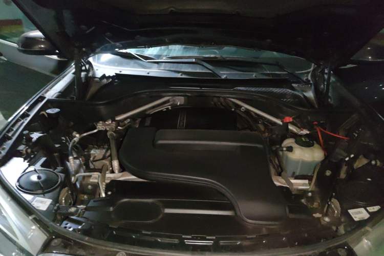 Used BMW X5 2017 xDrive28i Engine Bay