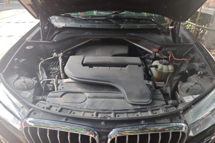 Used BMW X5 2017 xDrive28i Engine Bay