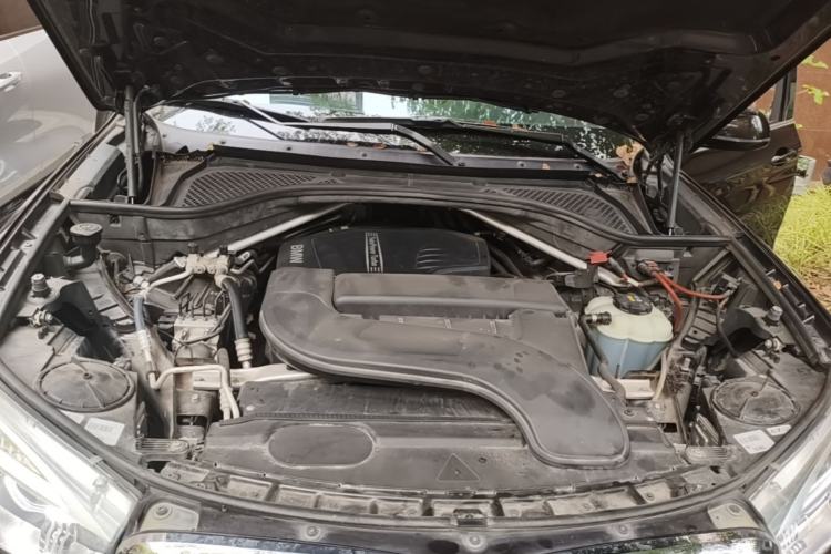 Used BMW X5 2017 xDrive28i Engine Bay