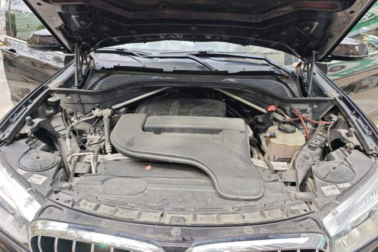 Used BMW X5 2017 xDrive28i Engine Bay