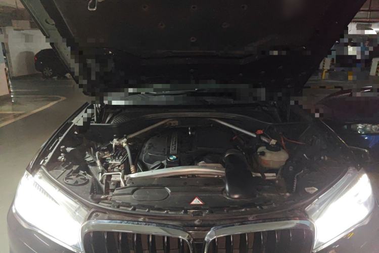 Used BMW X5 2017 xDrive35i Standard Model U.S. Specification Engine Bay