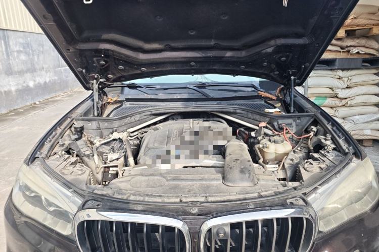 Used BMW X5  Engine Bay
