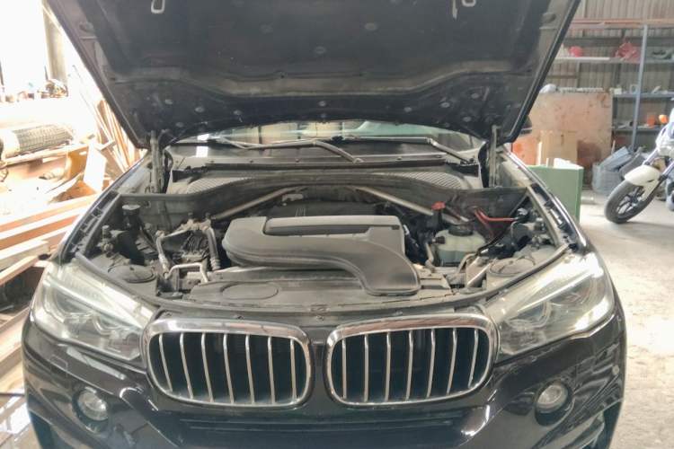 Used BMW X5 2017 xDrive28i Engine Bay