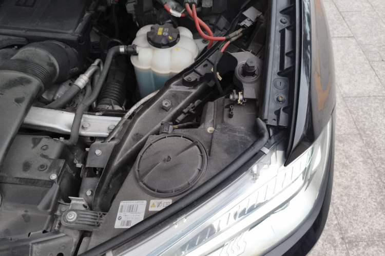 Used BMW X5 2017 xDrive35i Elegant Edition Engine Bay Left