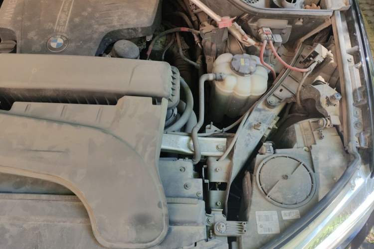 Used BMW X5 2017 xDrive28i Engine Bay Left