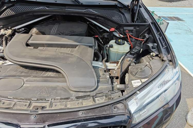 Used BMW X5 2017 xDrive28i Engine Bay Left