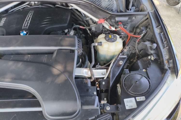 Used BMW X5 2017 xDrive28i Engine Bay Left