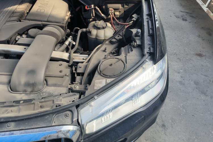 Used BMW X5 2017 xDrive35i Elegant Edition Engine Bay Left