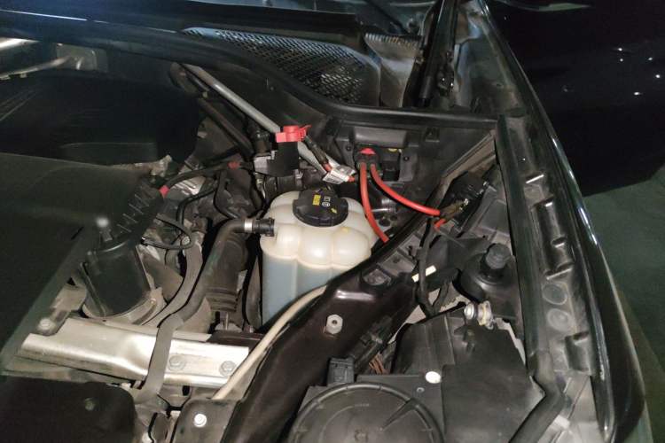 Used BMW X5 2017 xDrive28i Engine Bay Left