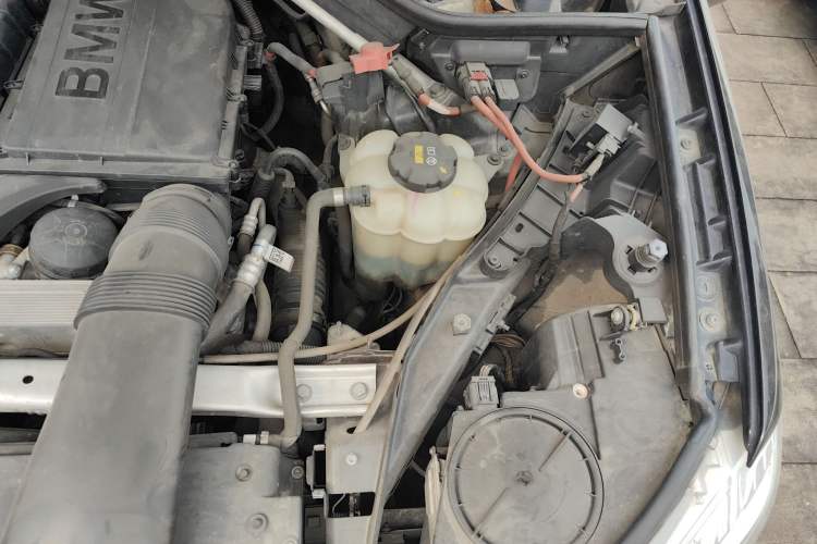 Used BMW X5 2017 xDrive35i Elegant Edition Engine Bay Left
