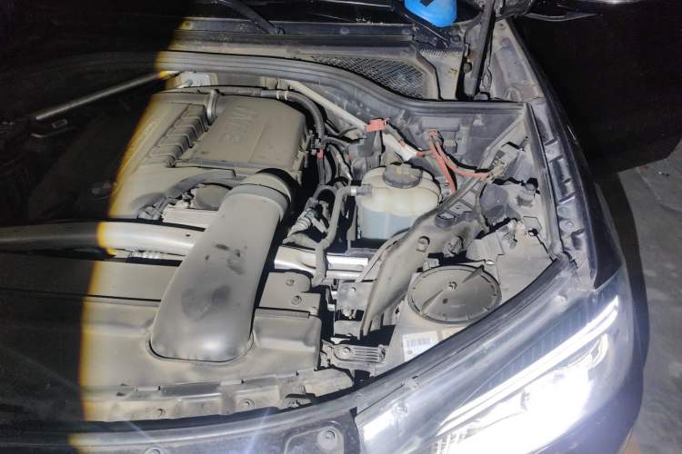 Used BMW X5 2017 xDrive35i Elegant Edition Engine Bay Left