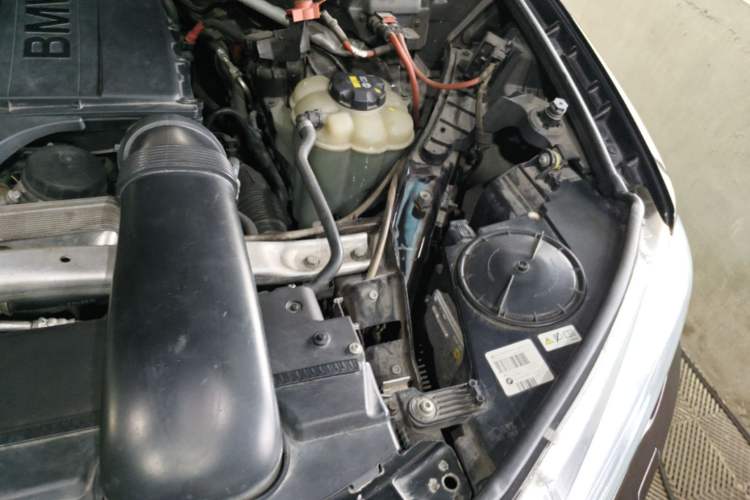 Used BMW X5 2017 xDrive35i Elegant Edition Engine Bay Left