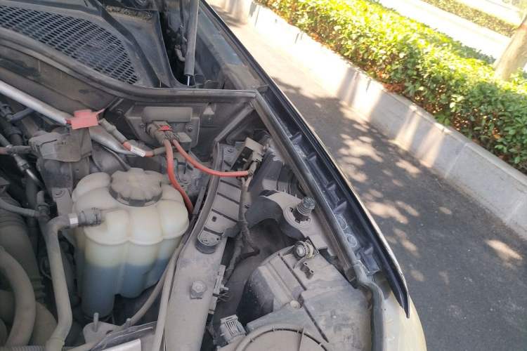 Used BMW X5 2017 xDrive28i Engine Bay Left