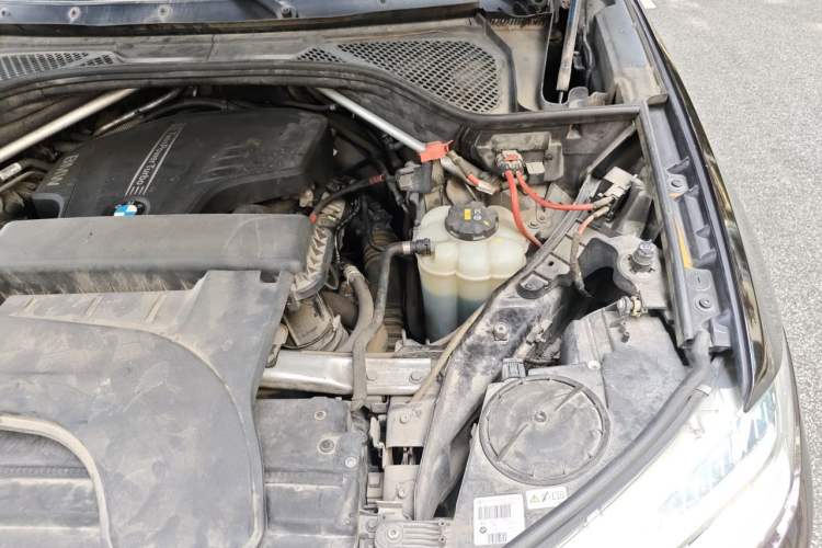 Used BMW X5 2017 xDrive28i Engine Bay Left