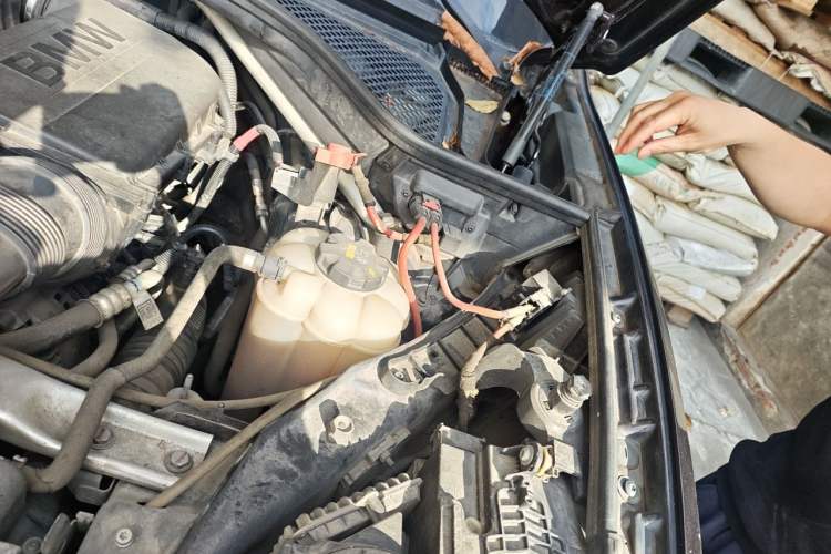 Used BMW X5  Engine Bay Left
