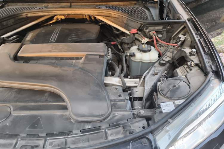 Used BMW X5 2017 xDrive28i Engine Bay Left