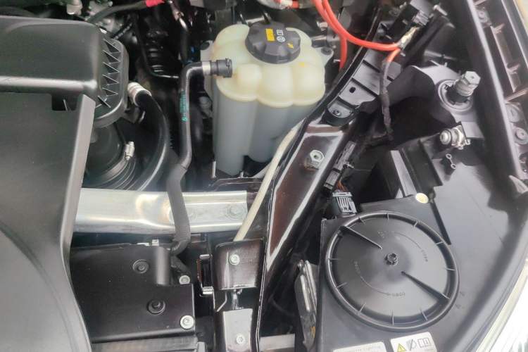 Used BMW X5 2017 xDrive28i Engine Bay Left