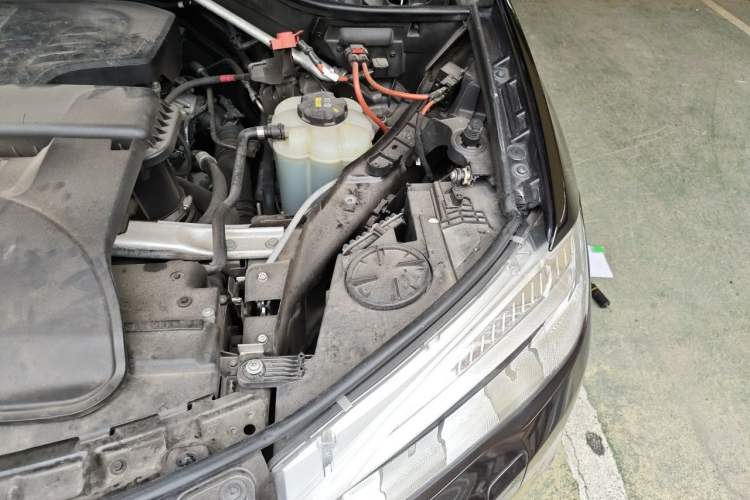 Used BMW X5 2017 xDrive28i Engine Bay Left
