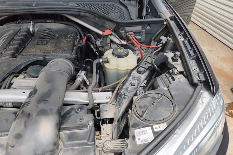 Used BMW X5 2017 xDrive35i Elegant Edition Engine Bay Left