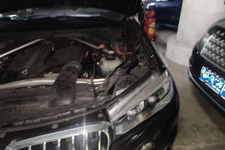 Used BMW X5 2017 xDrive35i Elegant Edition Engine Bay Left