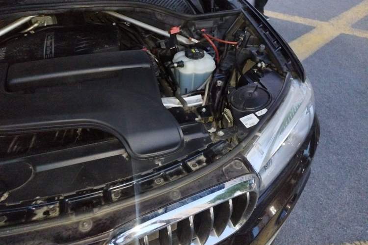 Used BMW X5 2017 xDrive28i Engine Bay Left