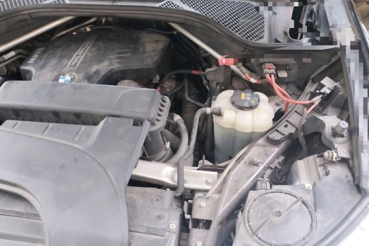 Used BMW X5 2017 xDrive28i Engine Bay Left