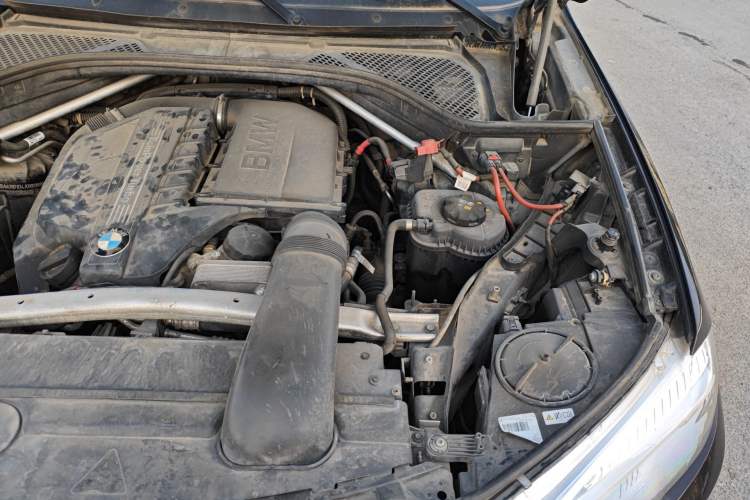 Used BMW X5 2017 xDrive35i Elegant Edition Engine Bay Left