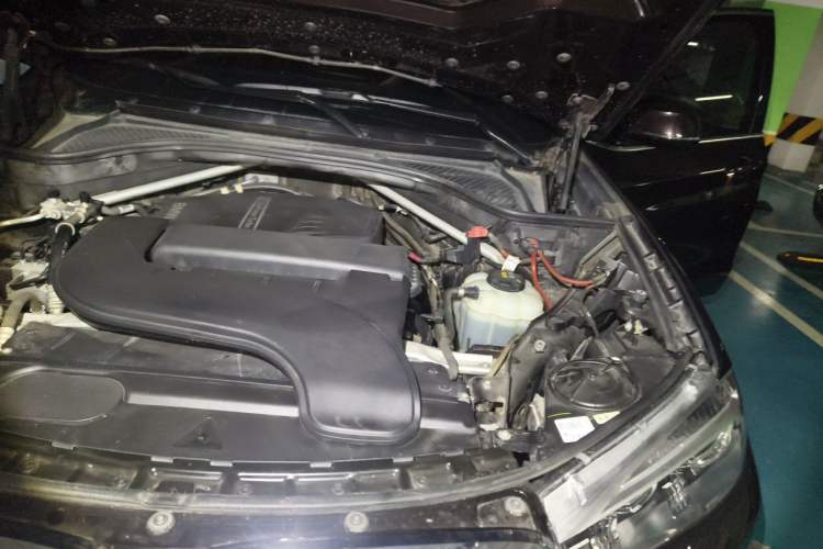 Used BMW X5 2017 xDrive28i Engine Bay Left