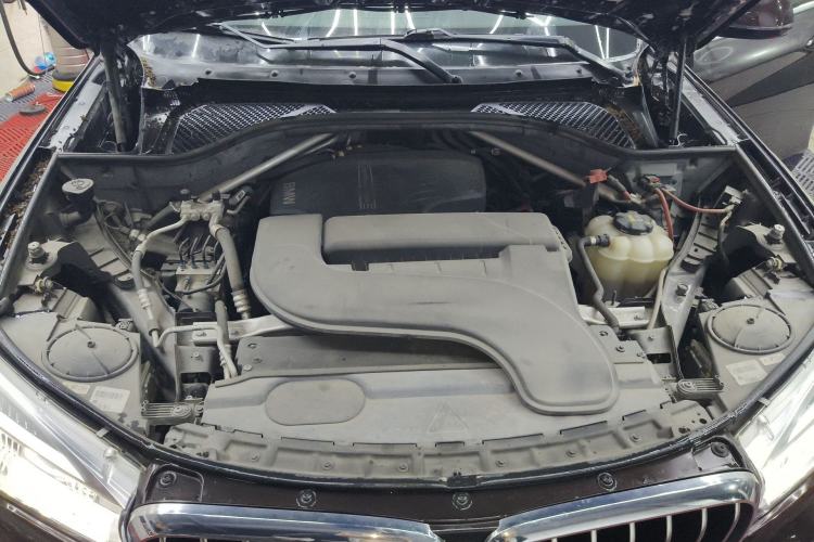 Used BMW X5 2017 xDrive28i Engine Bay