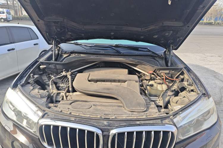 Used BMW X5 2017 xDrive28i Engine Bay