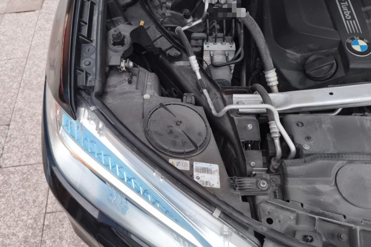 Used BMW X5 2017 xDrive35i Elegant Edition Engine Bay Right