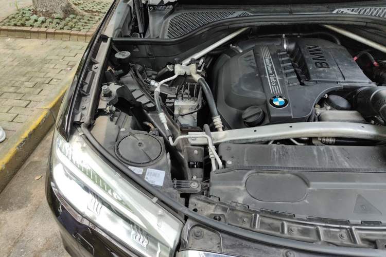 Used BMW X5 2017 xDrive35i Elegant Edition Engine Bay Right