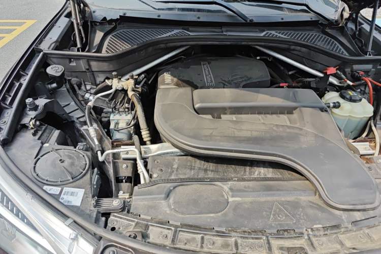 Used BMW X5 2017 xDrive28i Engine Bay Right