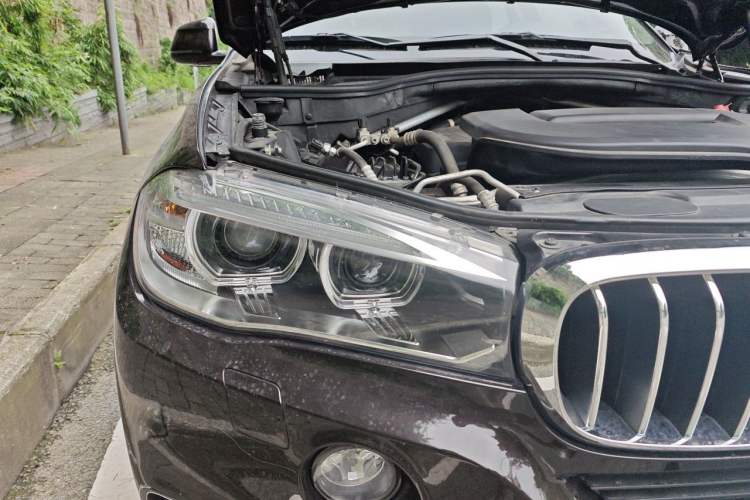 Used BMW X5 2017 xDrive28i Engine Bay Right