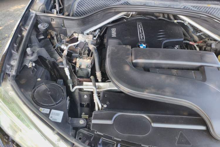 Used BMW X5 2017 xDrive28i Engine Bay Right