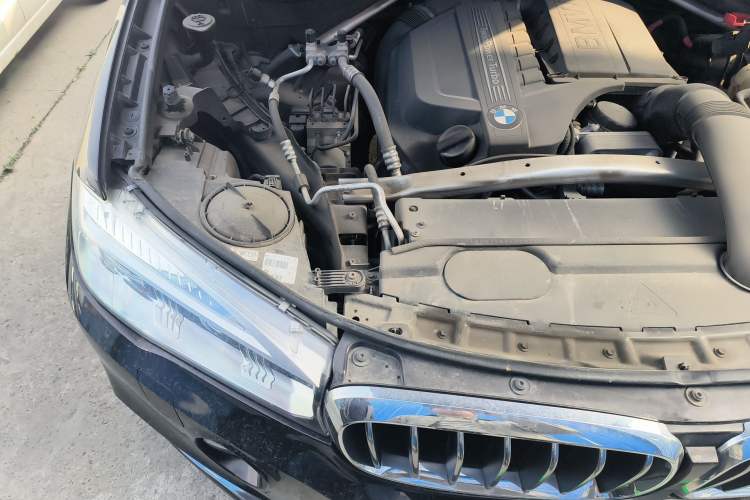 Used BMW X5 2017 xDrive35i Elegant Edition Engine Bay Right