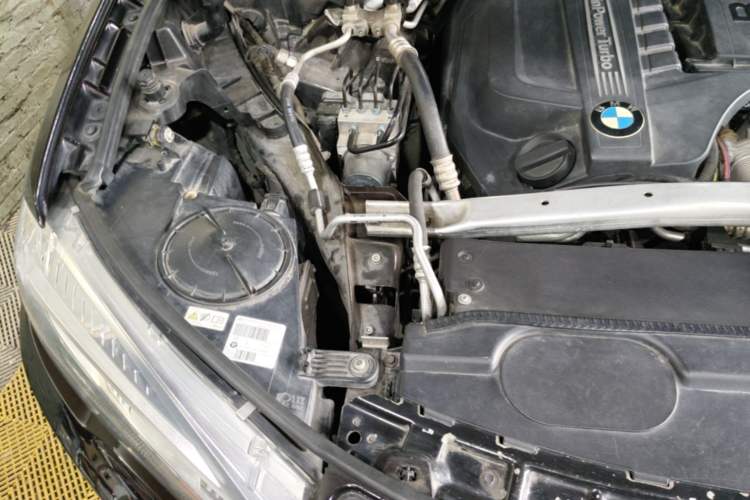 Used BMW X5 2017 xDrive35i Elegant Edition Engine Bay Right