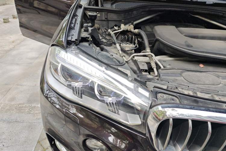 Used BMW X5 2017 xDrive28i Engine Bay Right