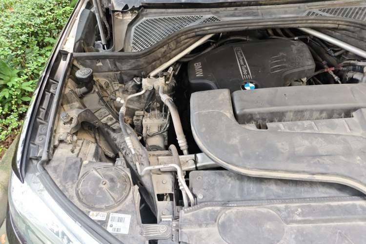 Used BMW X5 2017 xDrive28i Engine Bay Right