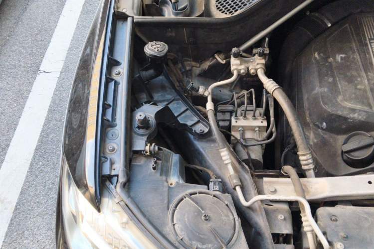 Used BMW X5 2017 xDrive35i Elegant Edition Engine Bay Right