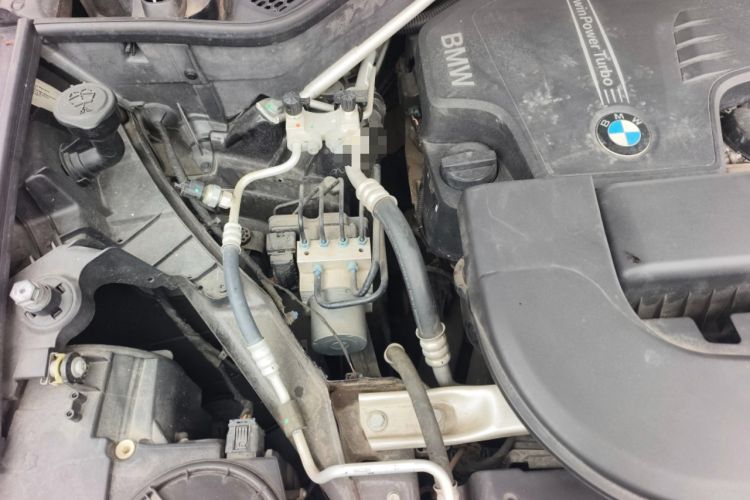 Used BMW X5 2017 xDrive28i Engine Bay Right