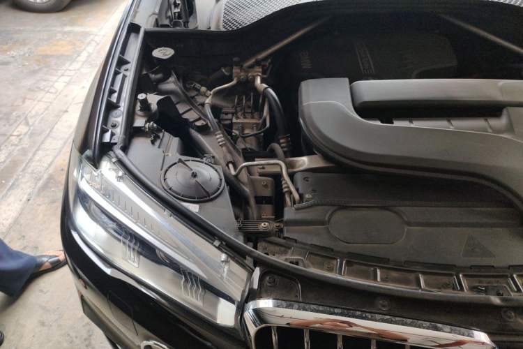 Used BMW X5 2017 xDrive28i Engine Bay Right
