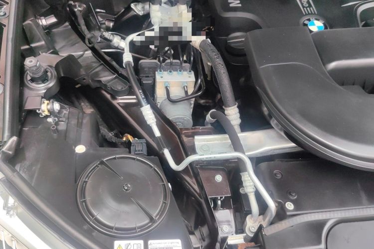Used BMW X5 2017 xDrive28i Engine Bay Right