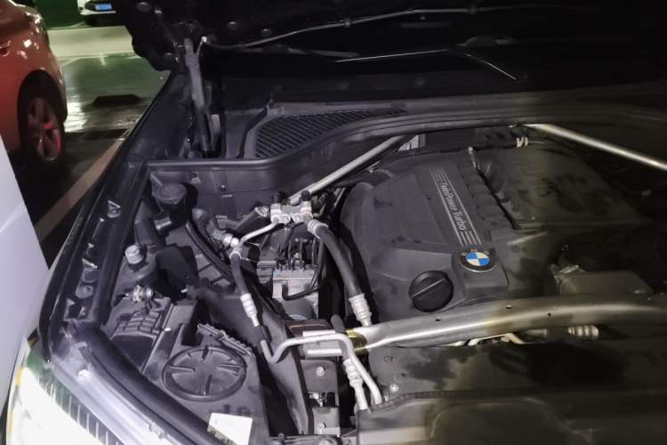 Used BMW X5  Engine Bay Right