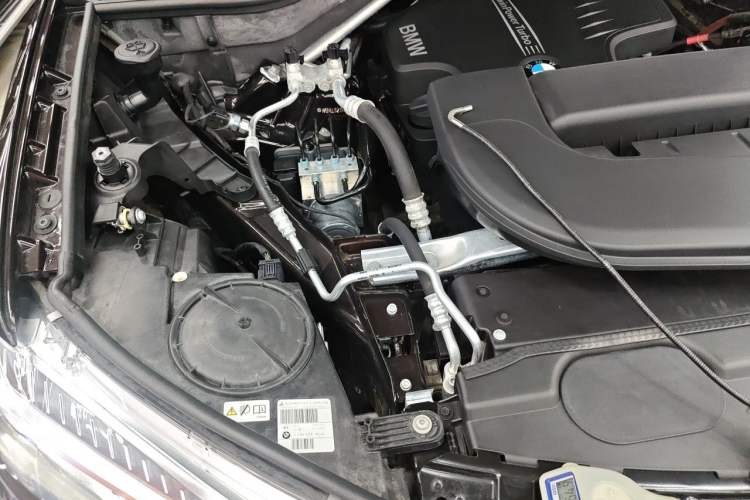 Used BMW X5 2017 xDrive28i Engine Bay Right