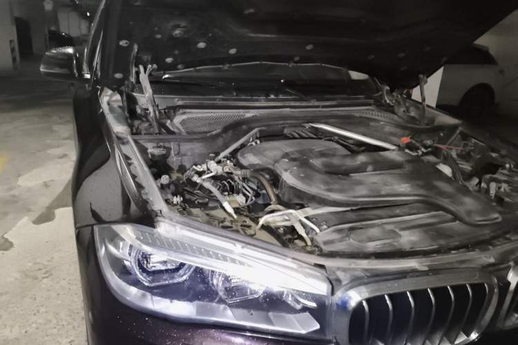 Used BMW X5 2017 xDrive28i Engine Bay Right