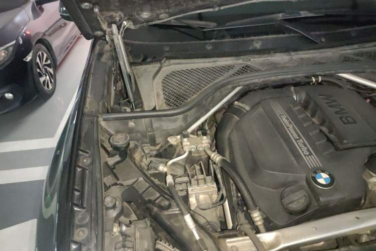 Used BMW X5 2017 xDrive35i Elegant Edition Engine Bay Right